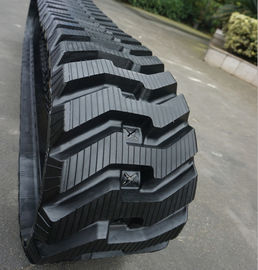 Harga yang bagus Jointless Skid Steer Karet Tracks 320 X 86BL X 50 Untuk JCB ROBOT180T Diadaptasi Ke Tanah Tangguh on line