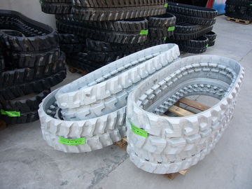 Harga yang bagus Komatsu Non Marking Track Karet Ringan Formula Karet Dirancang Khusus on line