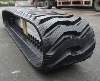 Harga yang bagus Kekuatan Traktif tinggi Bobcat T750 Skid Steer Karet Trek 450x86BLx55 dengan Ketahanan Aus yang Baik dan Tahan Air Mata on line